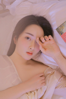 胸大女大学生